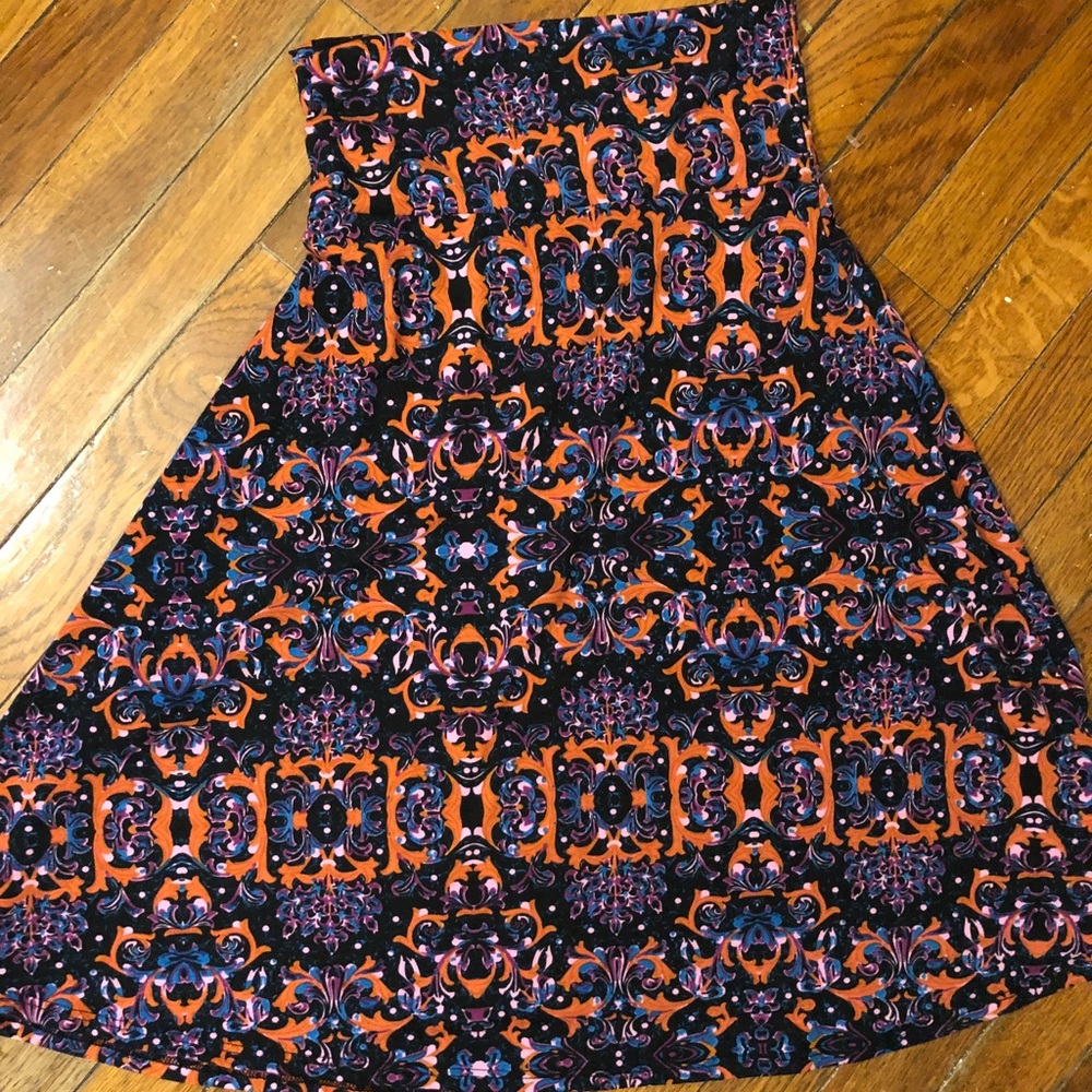 LuLaRoe Midi Skirt- Very Comfortable & Flattering!